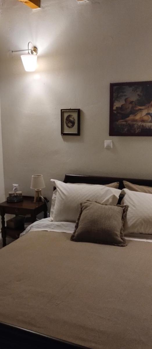 euthimios stone house - Housity