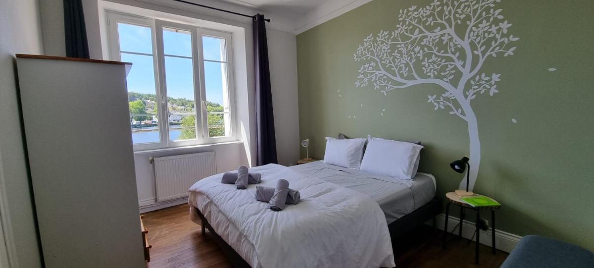 The Place to B & B - Housity
