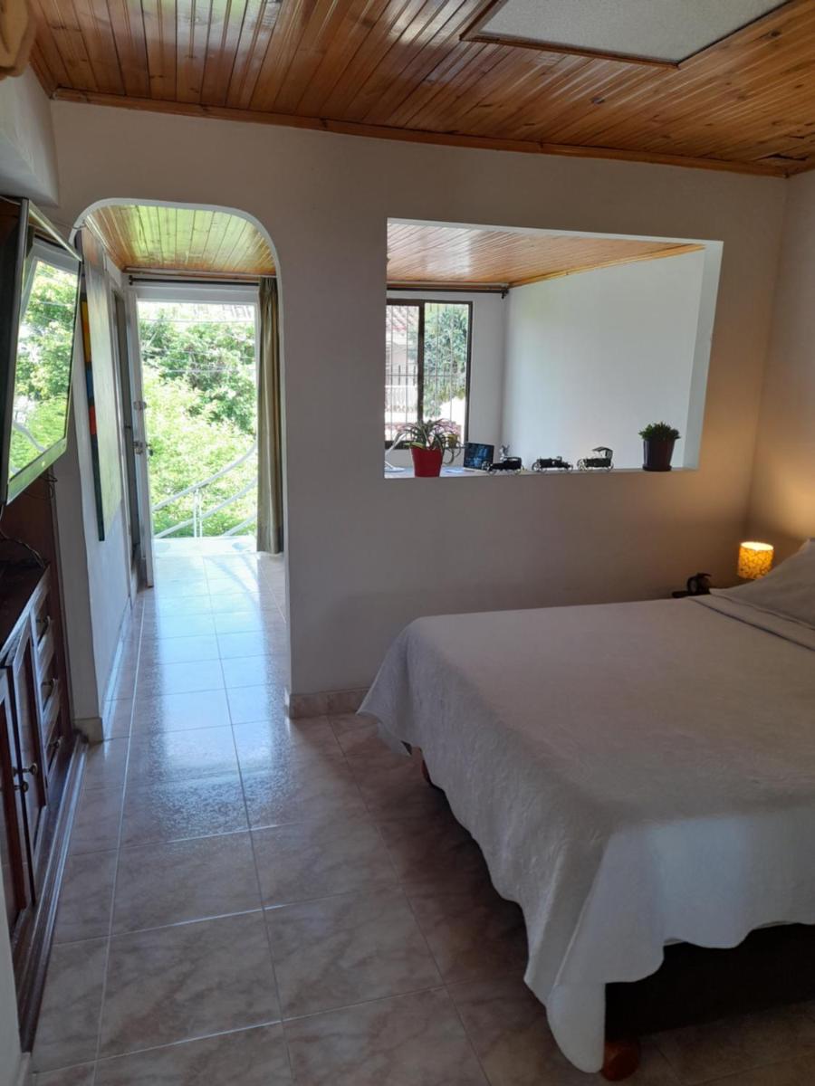 APTO # 8 SUR amplio con aire - Housity