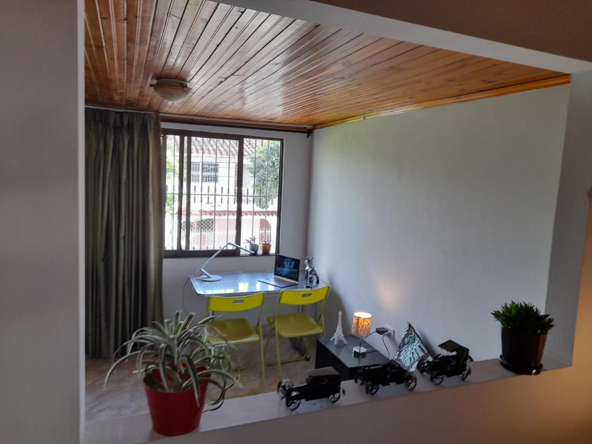APTO # 8 SUR amplio con aire - Housity