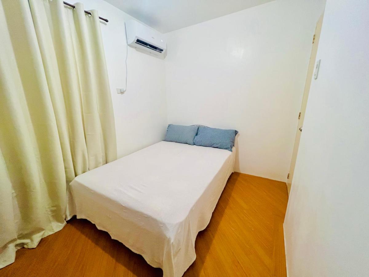 Awesome 2 bedrooms, living & dining area - Housity