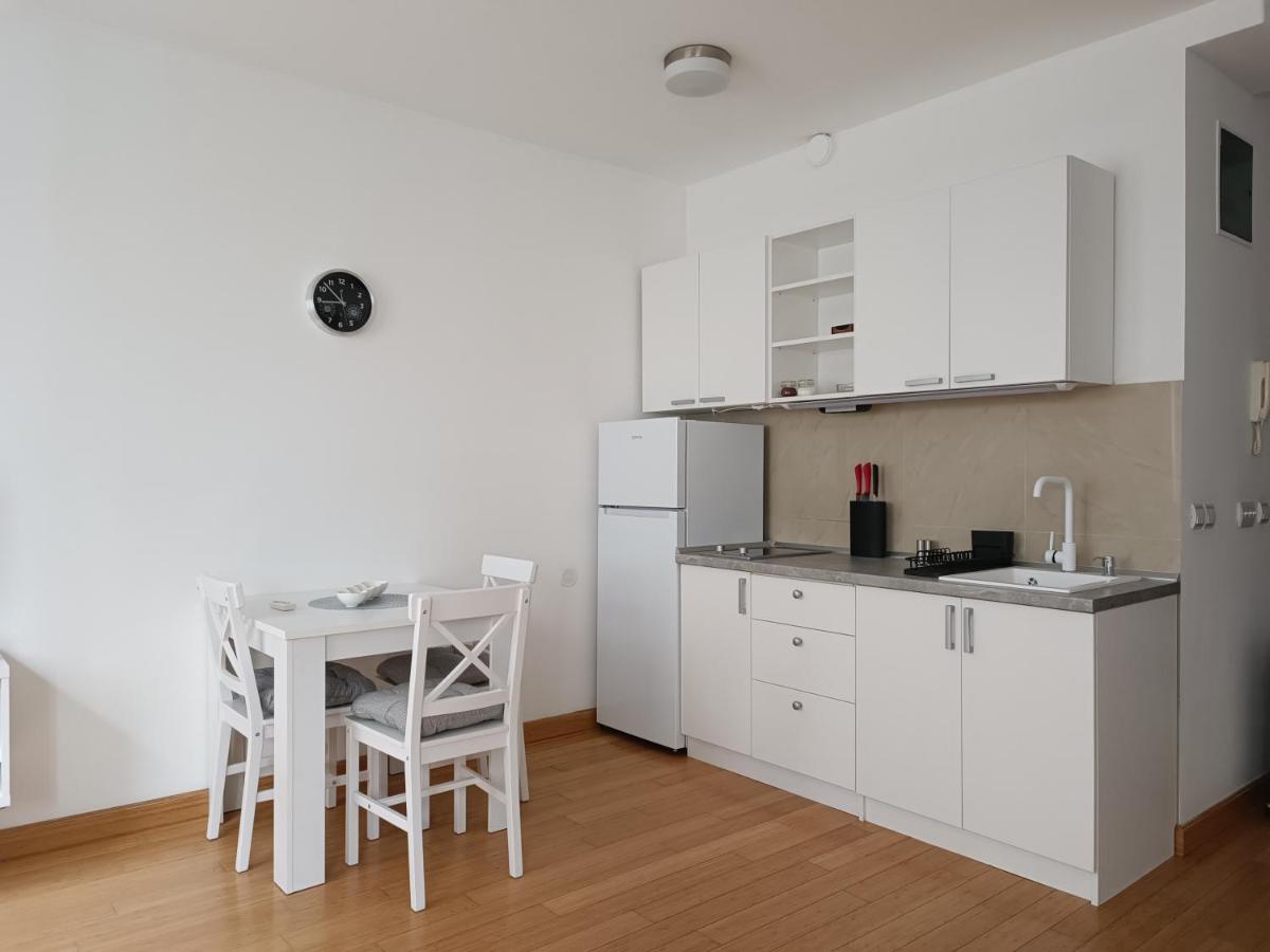 WHITE apartment - Housity
