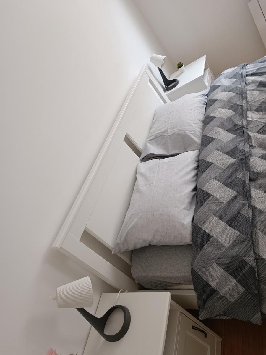 WHITE apartment - Housity