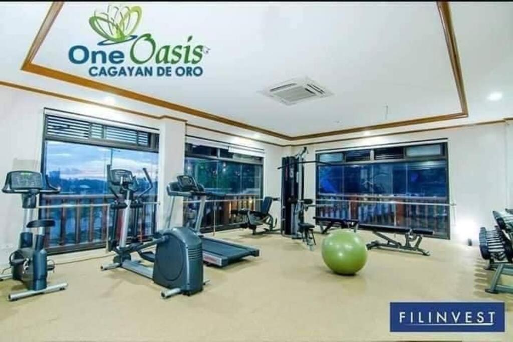 Elle's Condo at One Oasis - Housity