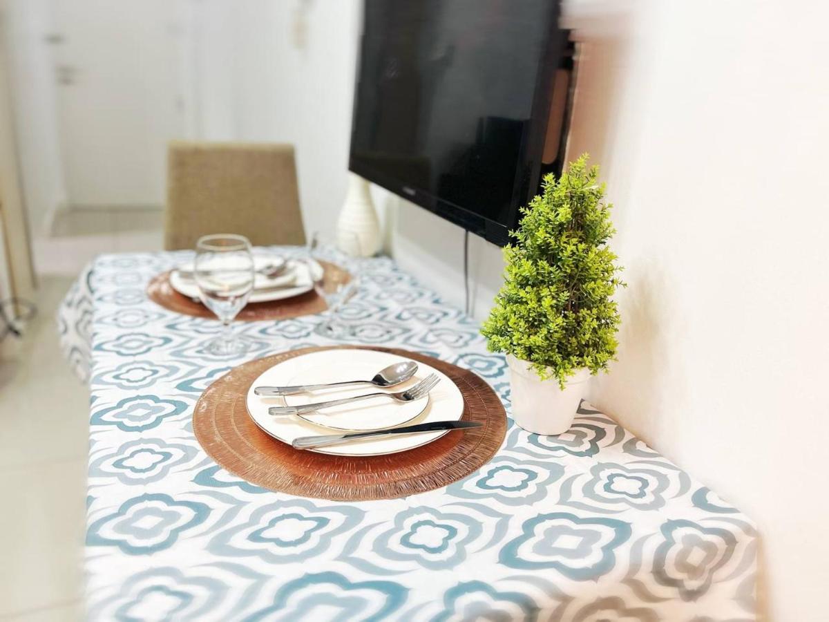 STAYCATION Seaview Admiral Baysuites Condo - Housity
