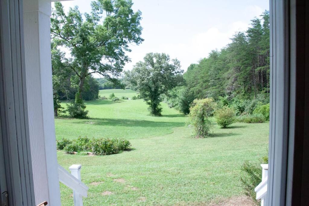 Home on 30 acres next to State Park - Housity