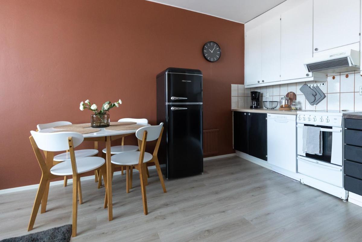 Arctic Night City Suite - Housity
