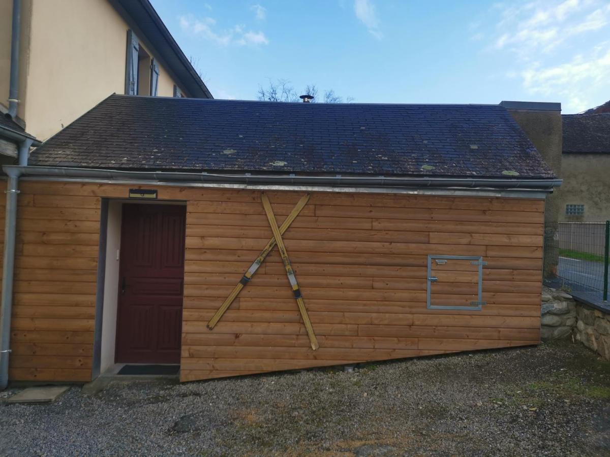Gîte Ha Py Chalet - Housity