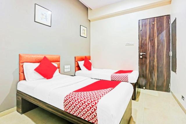 Hotel Amfahh - Andheri West Railway Station - Housity