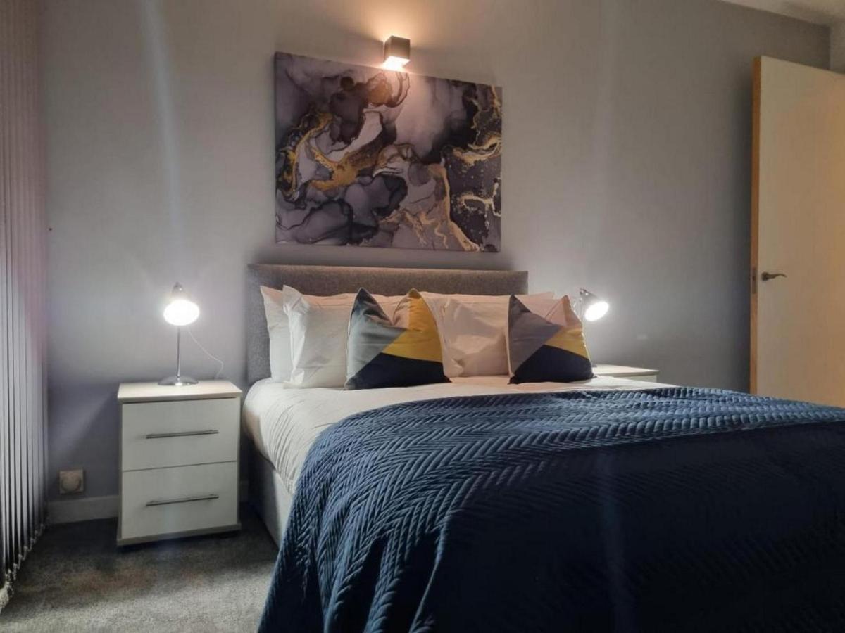 2BD Flat - Stunning views of Manchester Skyline - Housity