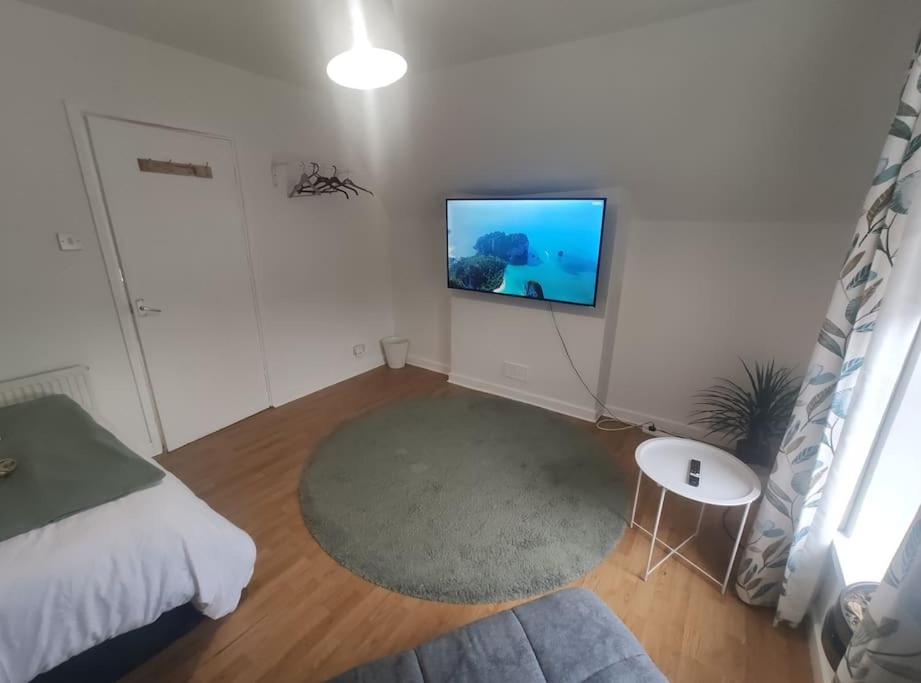 1 Bedroom Flat Inner-City Value - Housity