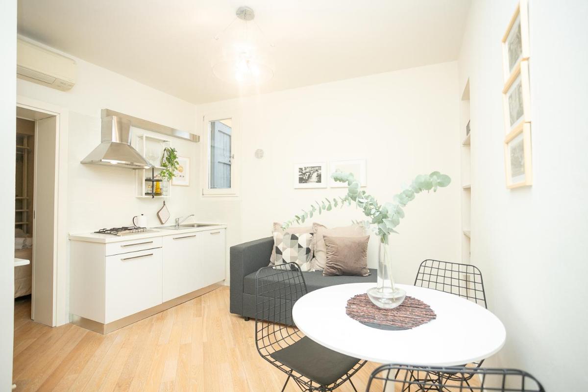 Modena Centro Junior Suite - Housity
