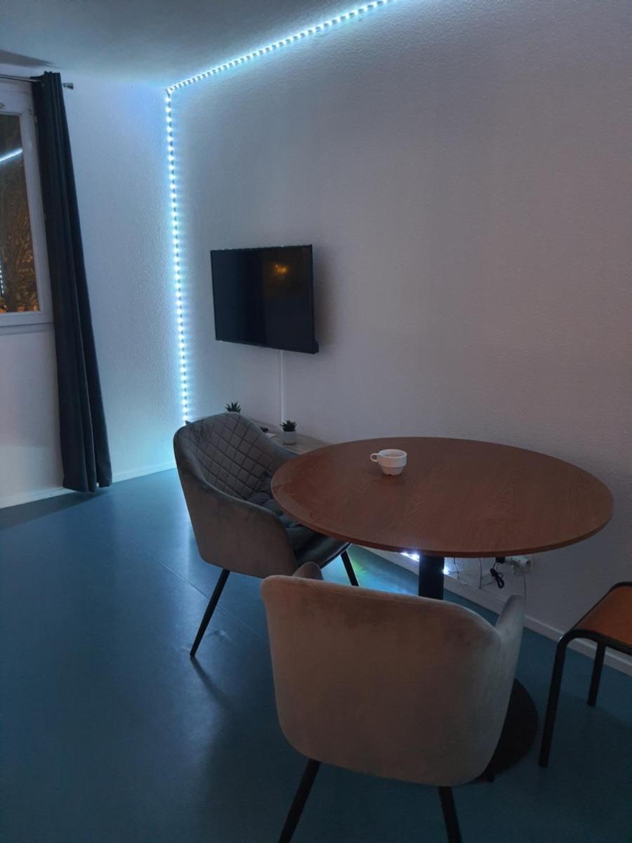 Studio dans résidence Gauguin pour location courte durée et étudiants parking gratuit - Housity