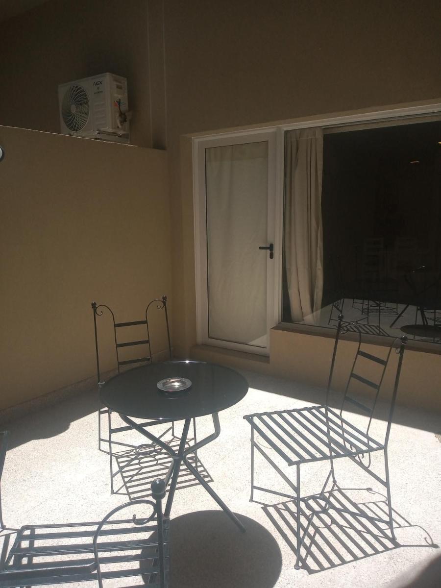 Monoambiente con Patio Exelente ubicación en el Centro - Housity