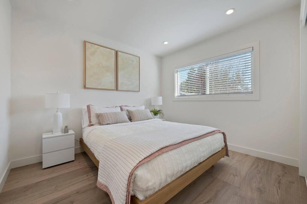 Chic and Comfy Home in the Heart of Silicon Valley - Housity