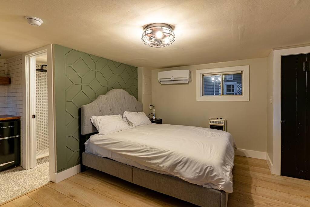 Cozy Cabin in a rural setting in Temple,NH -12 - Housity