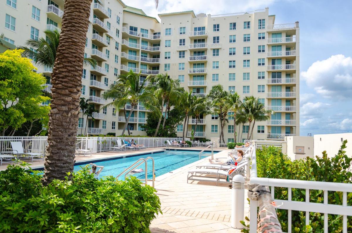 Luxury 1BD Apartment in Casa Costa - Housity