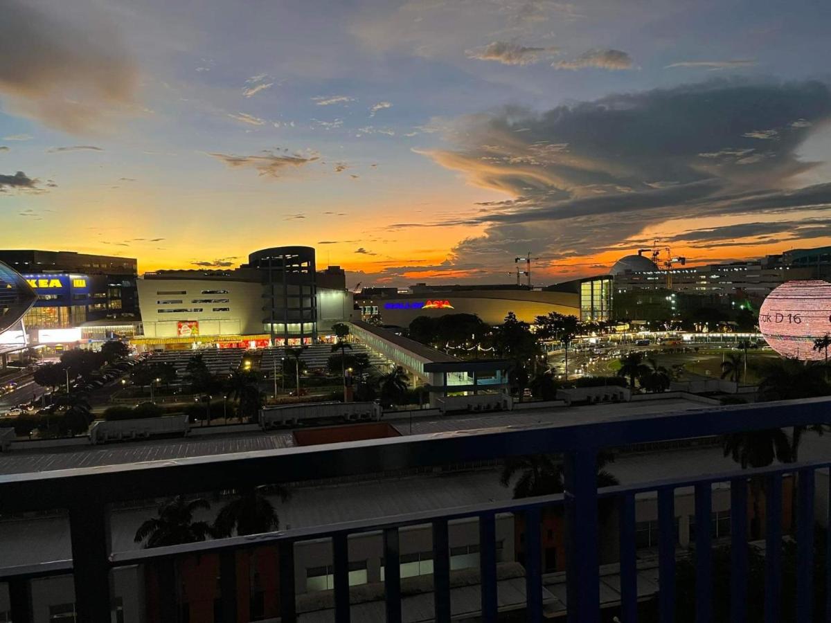 Madison's Place at Sea MOA - Housity