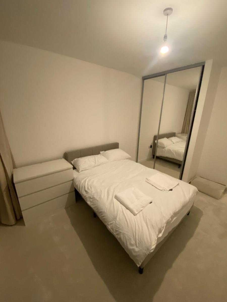 Suitetrails - Premium 1 Bedroom Apartment in London - River Thames View