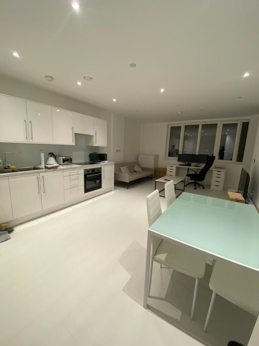 Suitetrails - Premium 1 Bedroom Apartment in London - River Thames View