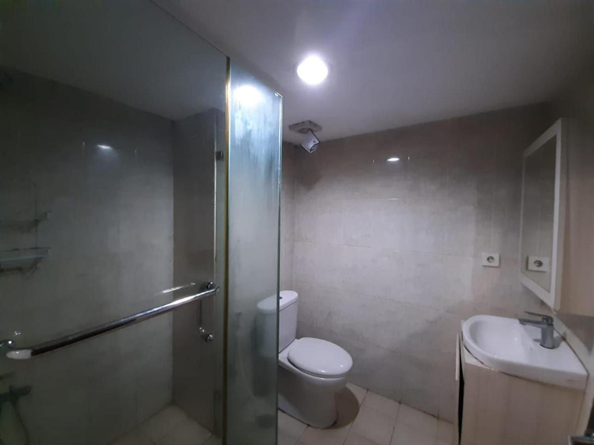 Suitetrails - Cozy Tamansari Hive Cawang by Bonzela Property