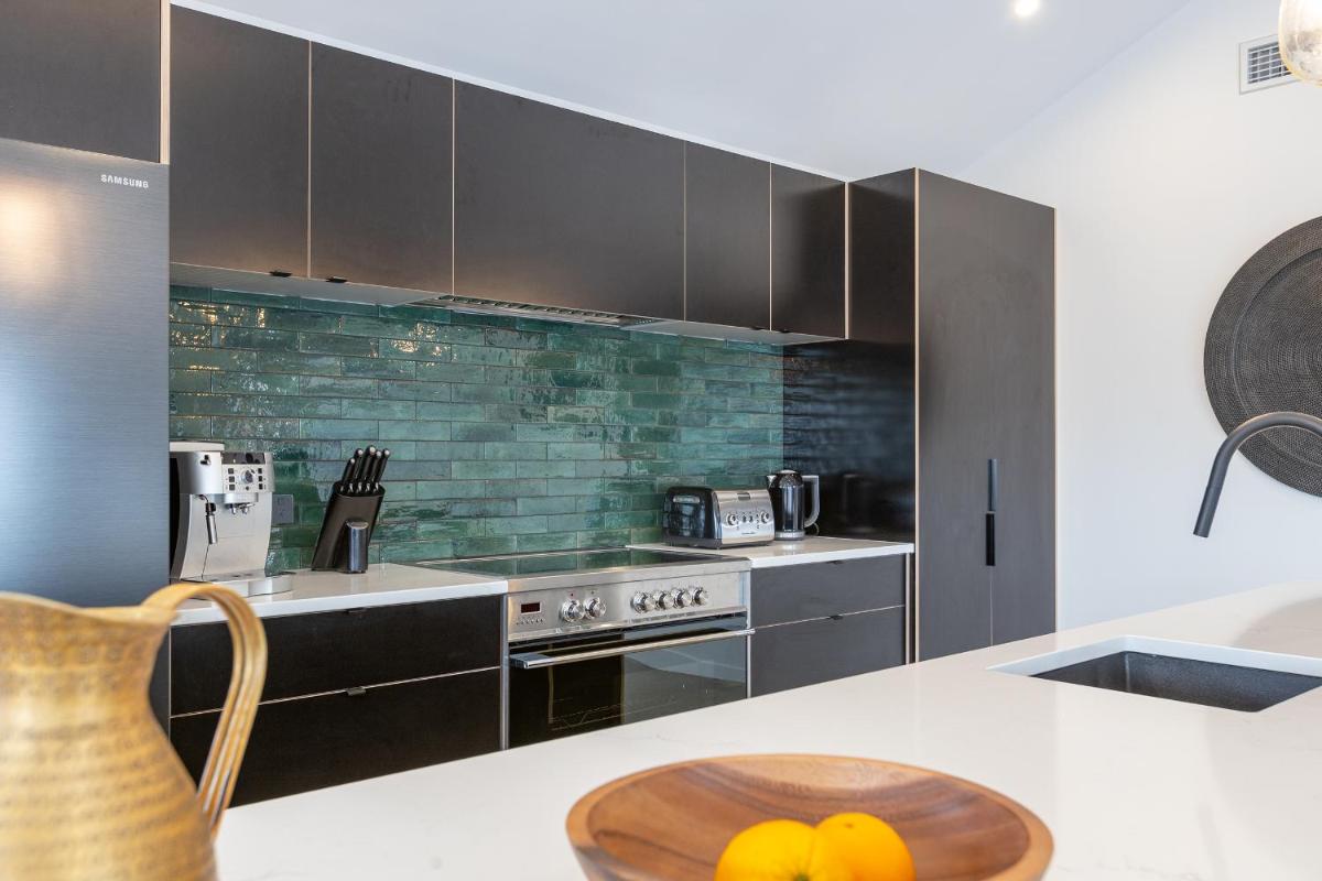 The Green House - Luxury Eco Escape - Housity