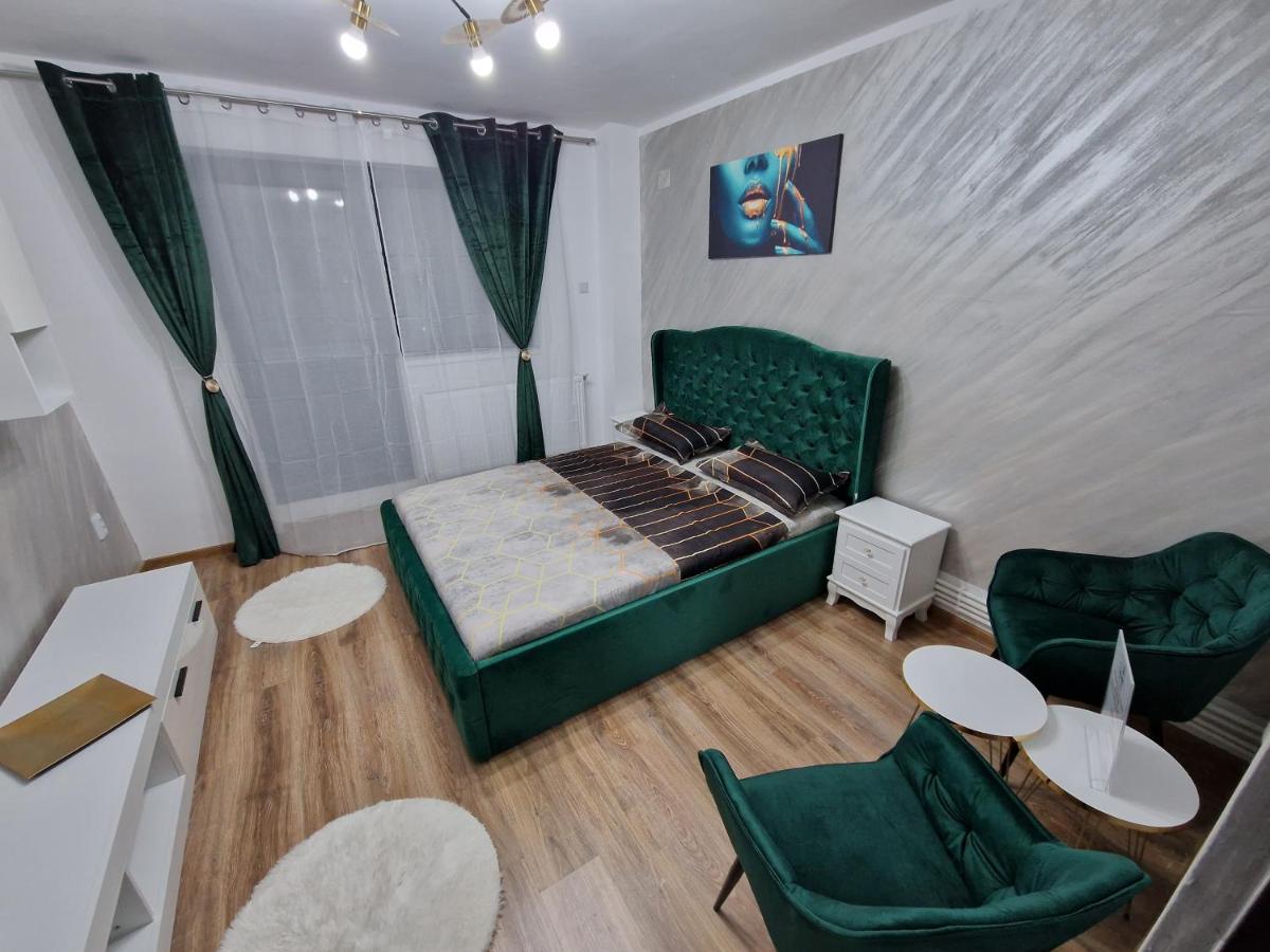 Suitetrails - Holiday Braila Royal Green