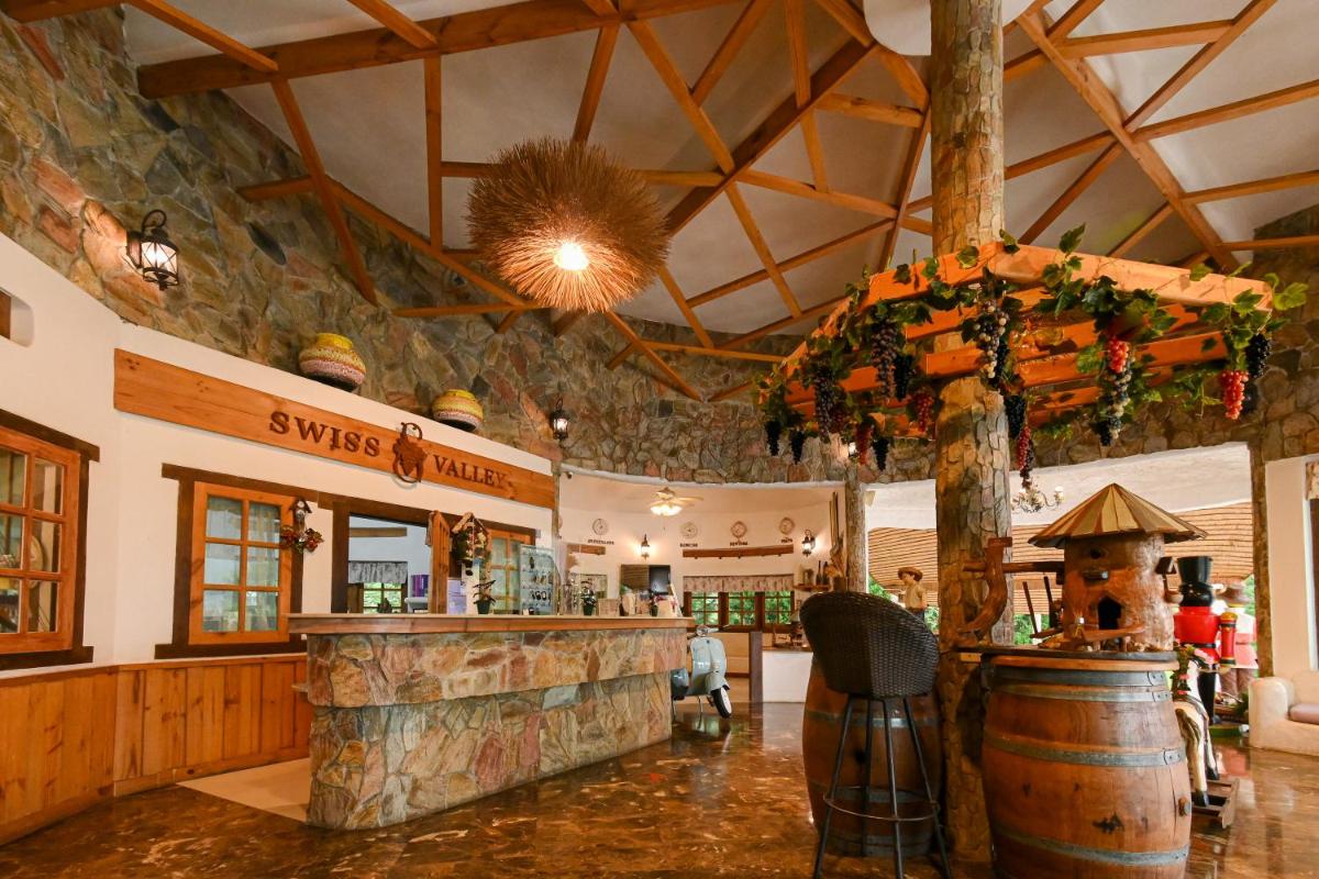 Swiss Valley Hip Resort - Housity
