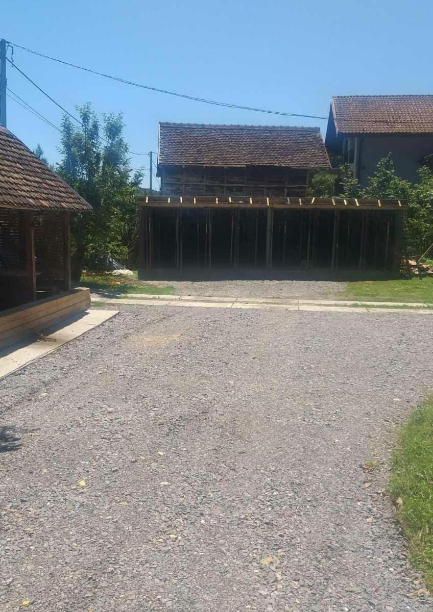 Vila Krasava - Housity