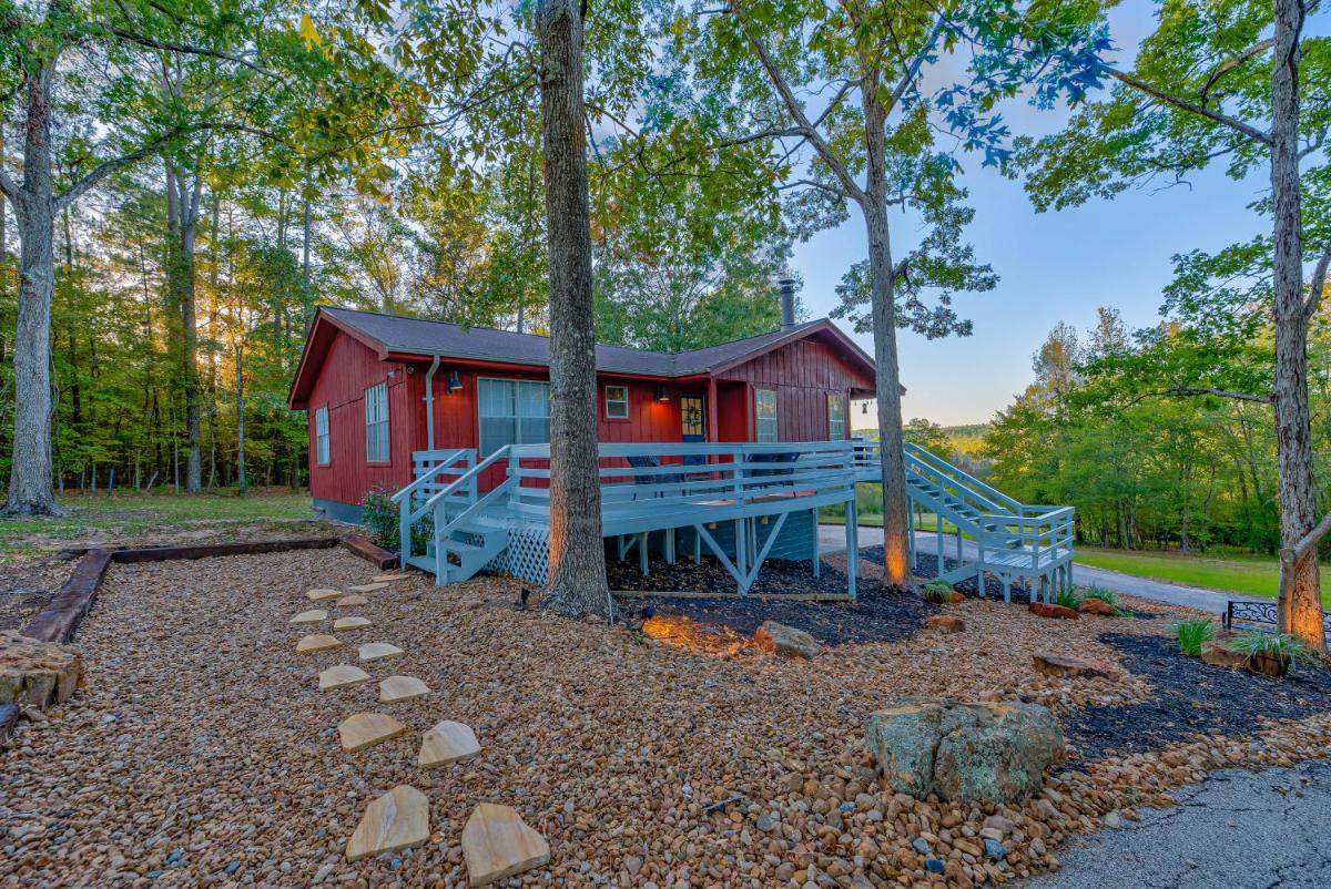 Amazing Farm house on 10Acres - Housity