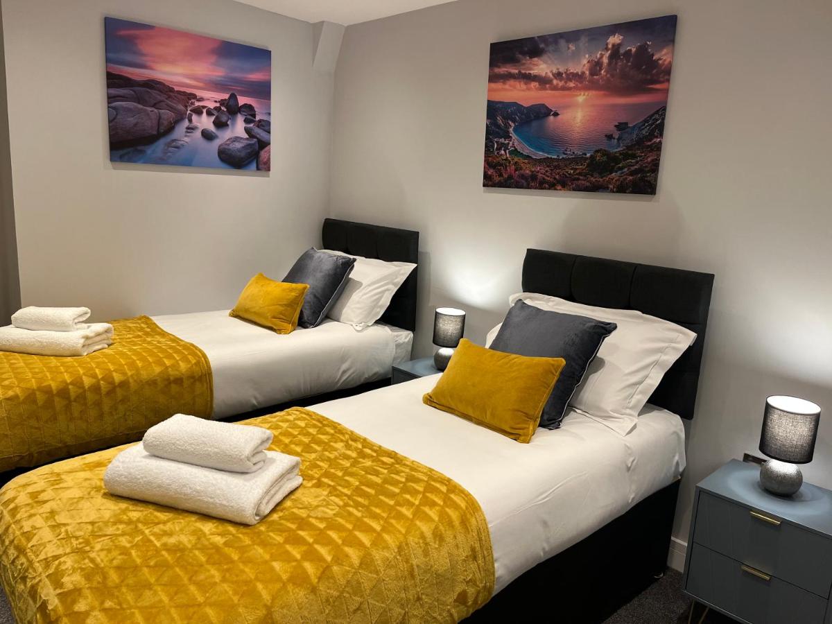 The Penthouse - Spacious, Luxury 2 Bed Apartment - Housity