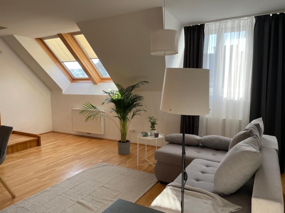 VIC Apartment - Housity
