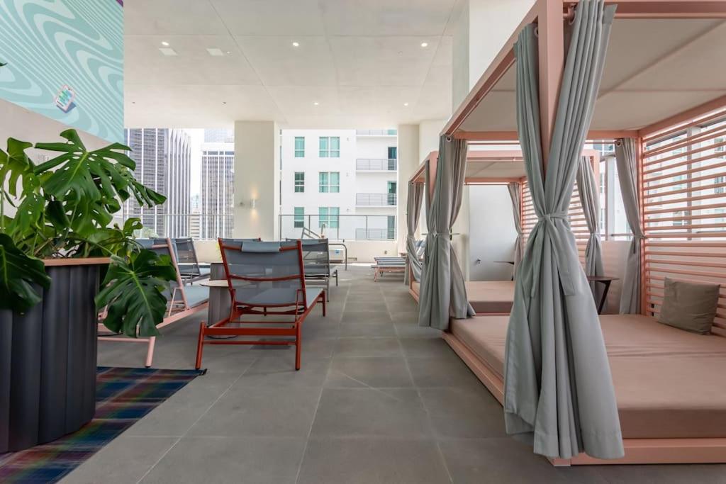 Amazing Condo in Downtown Miami/Brickell w/PARKING - Hizvo