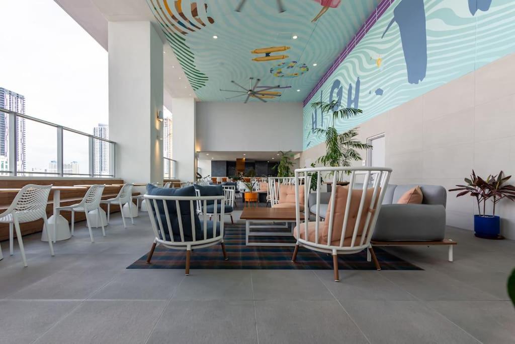 Amazing Condo in Downtown Miami/Brickell w/PARKING - Housity