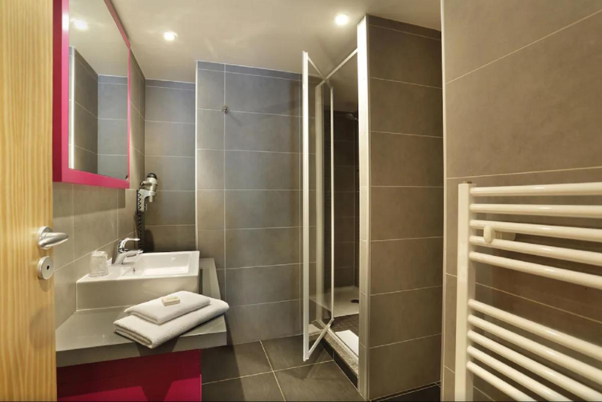Les Roches 1500 - Housity