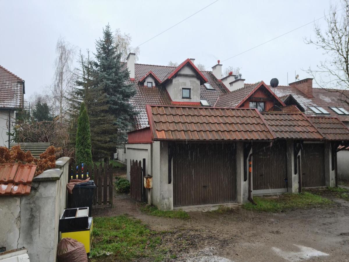Uroczy apartament z tarasem i widokiem na ogród - Housity