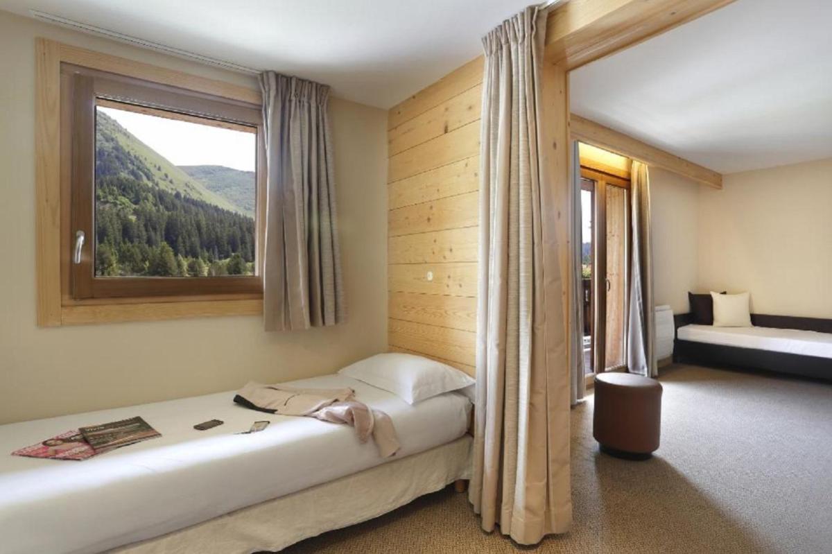 Les Roches 1500 - Housity
