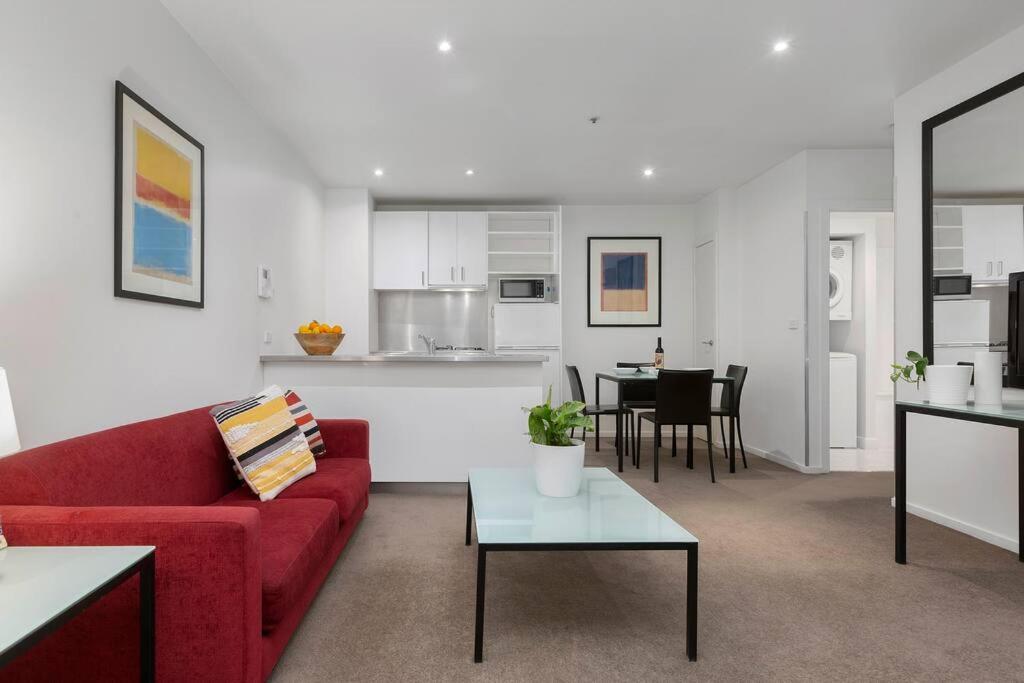 107 Astral Apartments - Housity