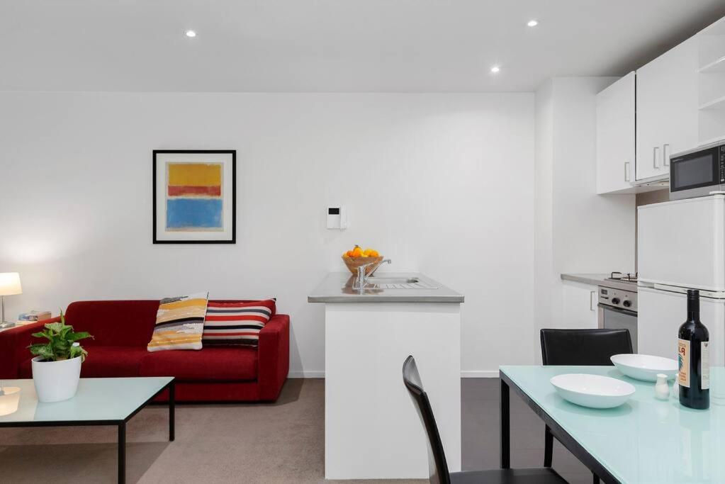 107 Astral Apartments - Housity