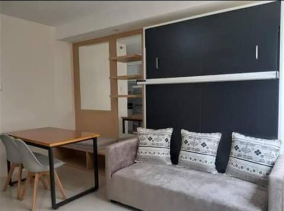 Pool level Persimmon Condo w/ kitchen unit 615 - Housity