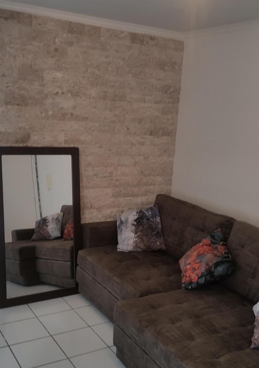 La Home House 22 - Quarto para casal ou 1 pessoa - Próximo ao Contorno Leste e Aeroporto São José dos Pinhais - Housity