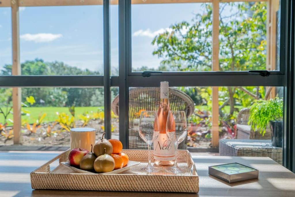 On the Point - Housity