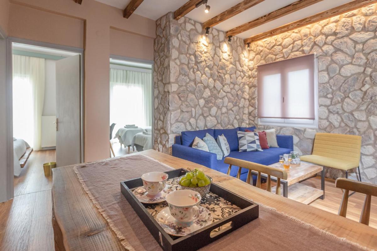 Tzoumerka Secret House - Housity