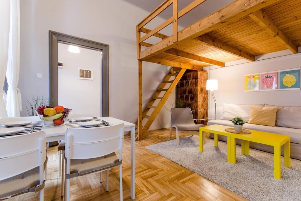 Sunset Studio. - Housity