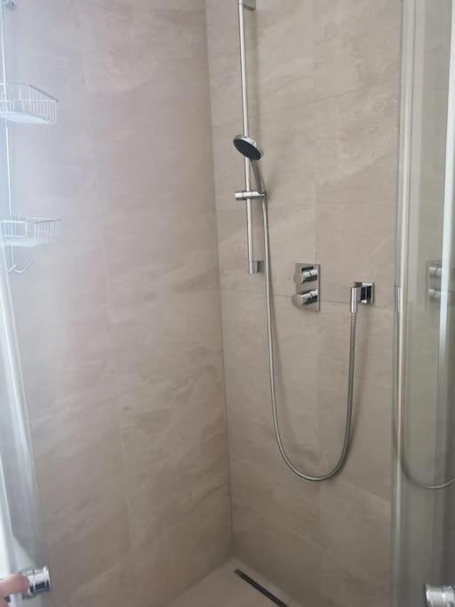 Suitetrails - Luxembourg Business Flat. Terrace & Free Parking