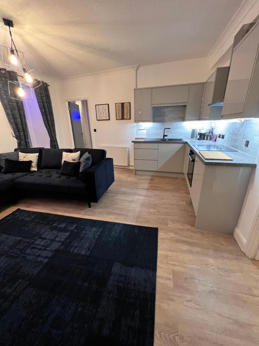 Modern Town-Centre Apartment - Housity