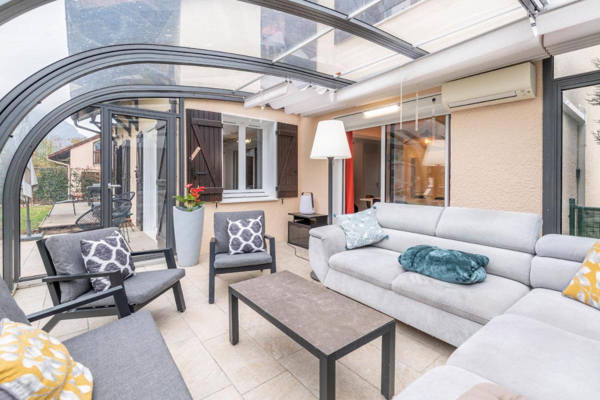 Spacious house with furnished terrace garage near the Lake - Housity