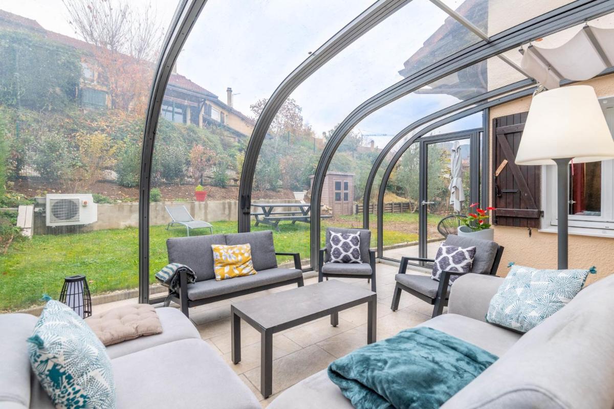 Spacious house with furnished terrace garage near the Lake - Housity