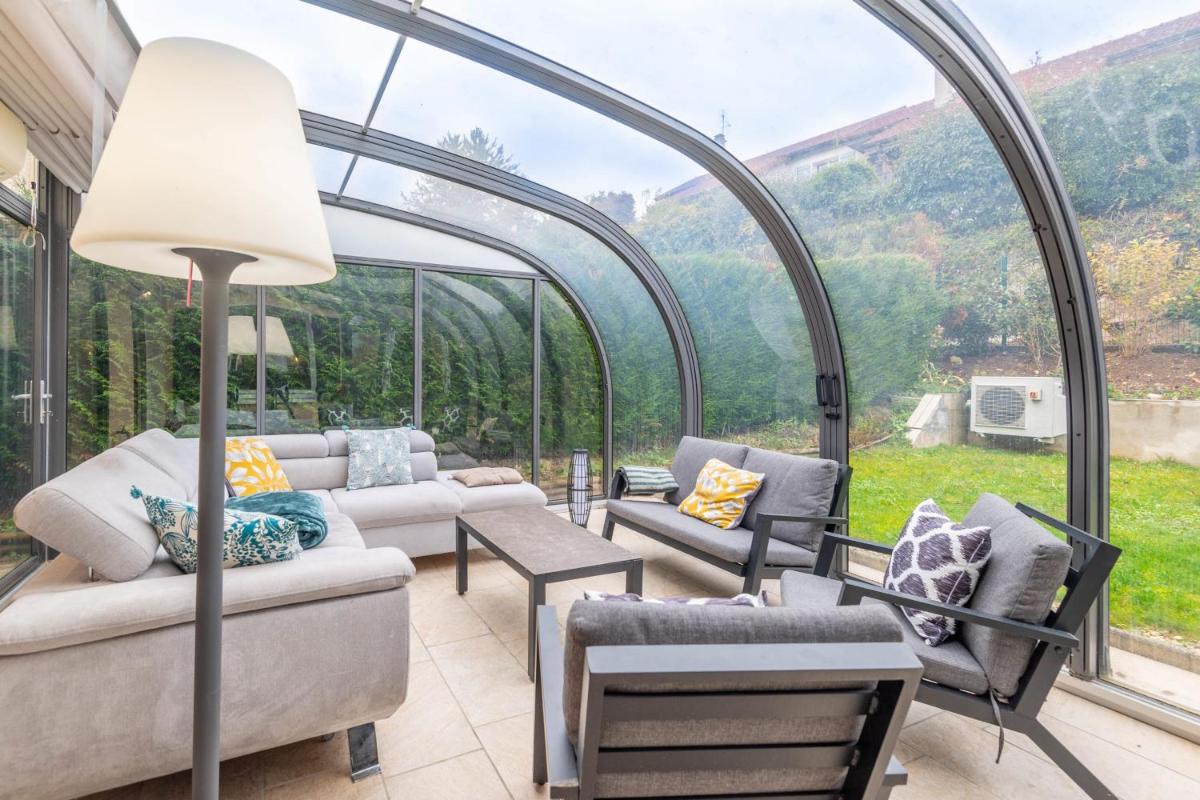Spacious house with furnished terrace garage near the Lake - Housity