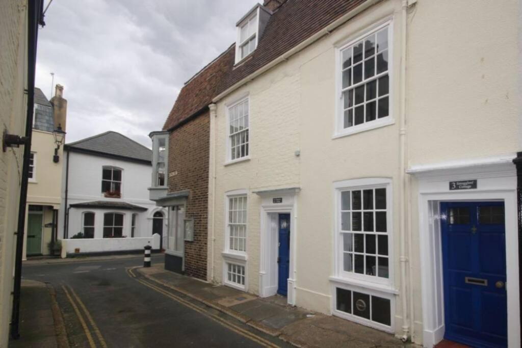 Smuggler's Cottage - Housity